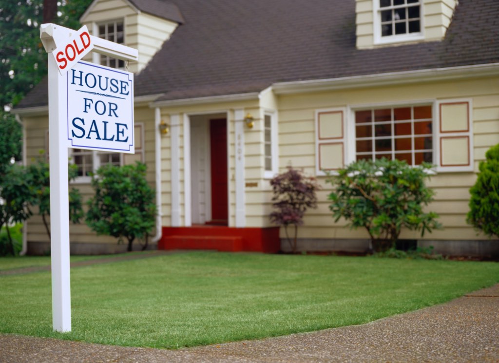 Title card for the article: Do I Need to Stage My Home to Sell It in Minnesota? (2026 Guide)
