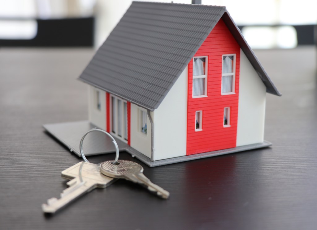 Title card for the article: How Long Do I Need to Be in the U.S. Before I Can Buy a Home? (Minnesota Guide for Immigrants – 2026)