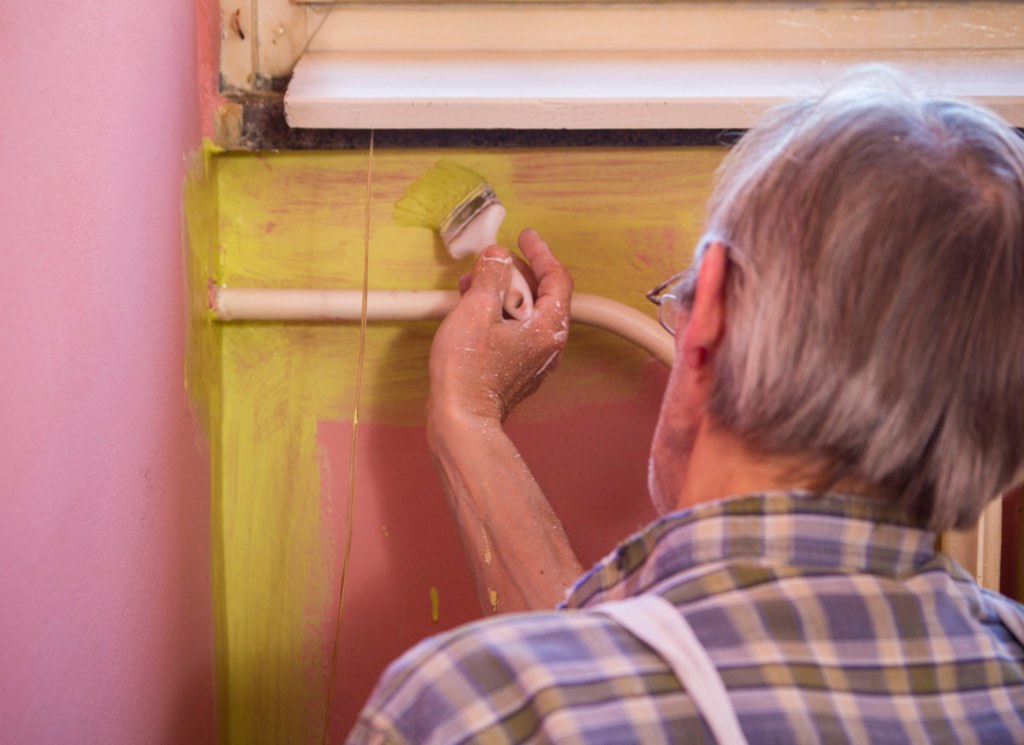 Title card for the article: Should I Repaint Before Selling My Home in Minnesota? (2026 Guide)