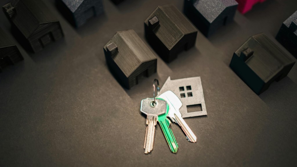 Minnesota homebuyer reviewing mortgage points options and break-even calculation with their lender and Realtor to decide whether to buy down the interest rate on a Twin Cities home purchase