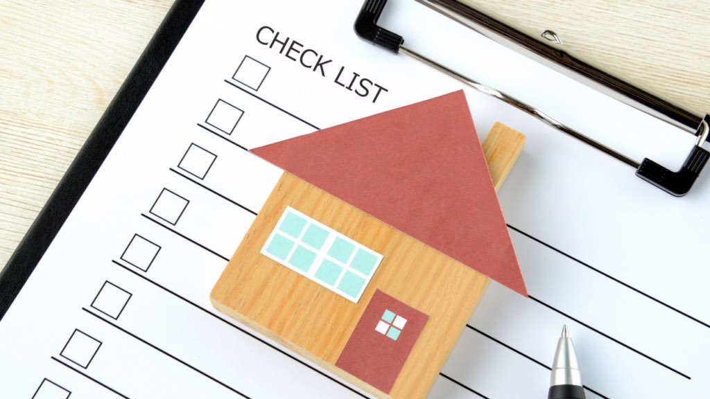Minnesota home seller reviewing listing day strategy with a Realtor to optimize the timing of the home going active on the MLS in the Twin Cities market