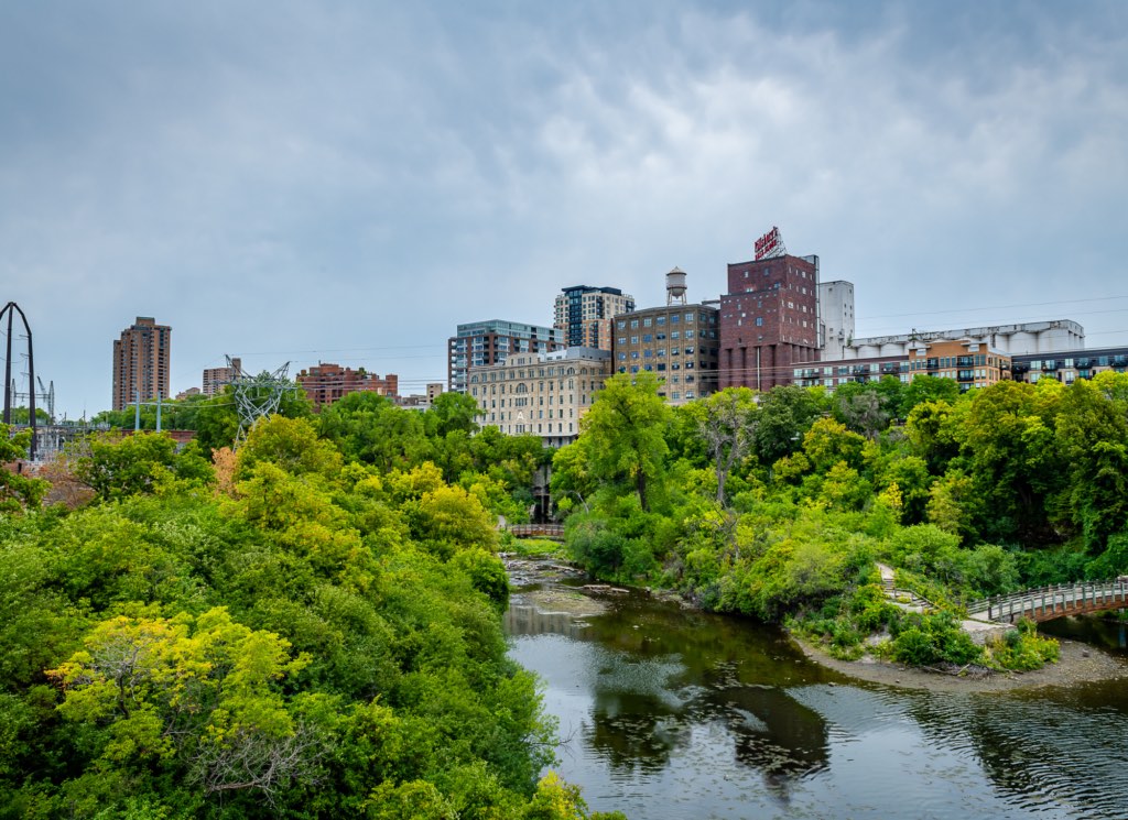 Title card for the article: When Is the Peak Selling Season in Minnesota? (2026 Seller Guide)