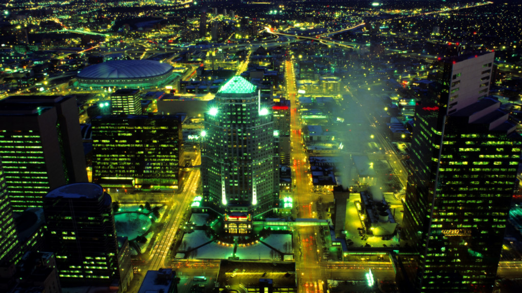 Busy walkable Minneapolis neighborhood with restaurants, apartments, nightlife, and urban activity
