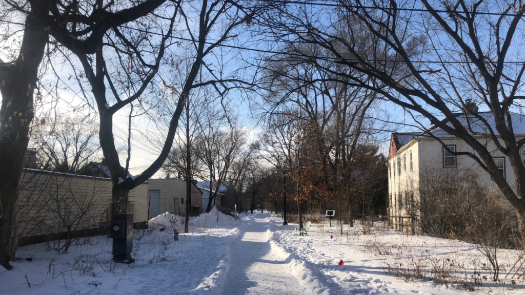 Comparison of Linden Hills and Fulton Minneapolis neighborhood lifestyles and homes