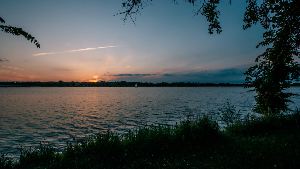 Comparison of Nokomis and Longfellow Minneapolis neighborhood lifestyles and homes