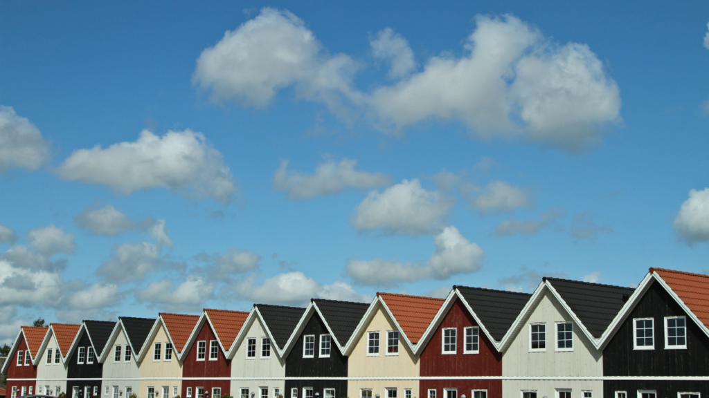 Minnesota homebuyers competing in a multiple-offer situation on a desirable home