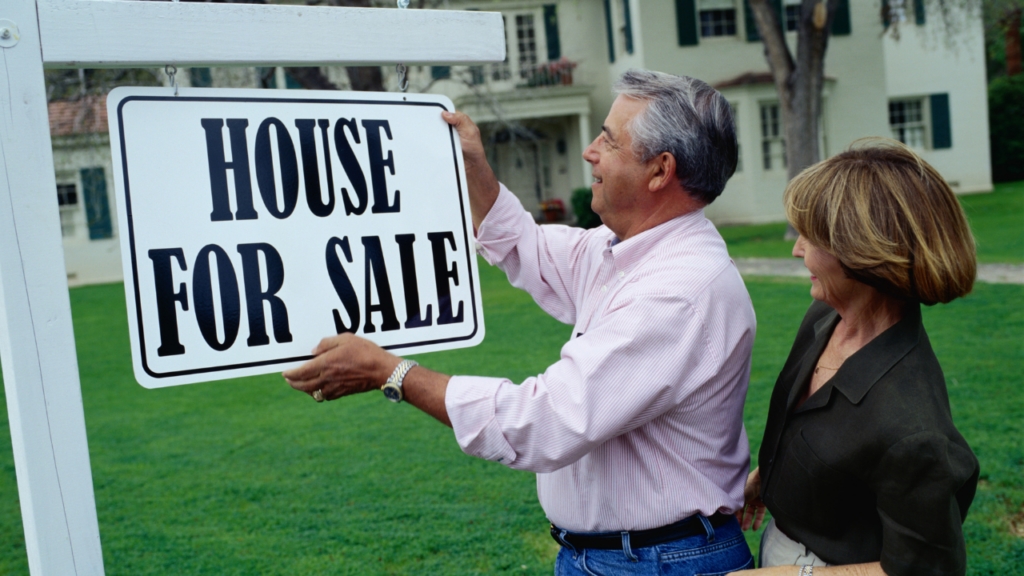 Minnesota homeowner planning the timing of selling a current home before purchasing a new one