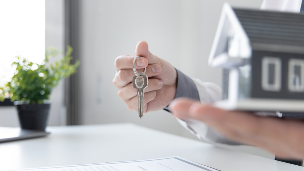 Minnesota homeowner coordinating the sale of one home while purchasing another